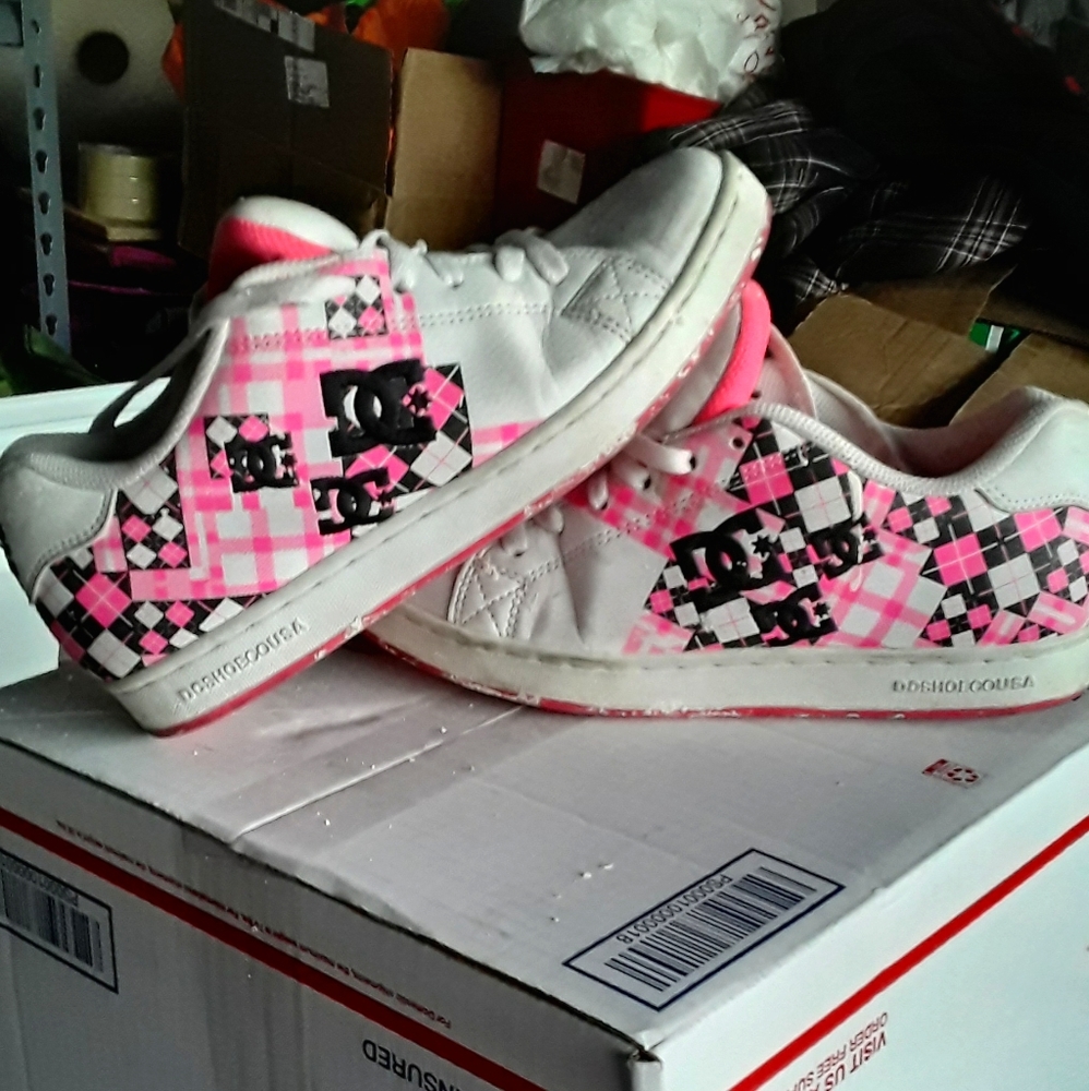 Womens DC shoes 7 1/2